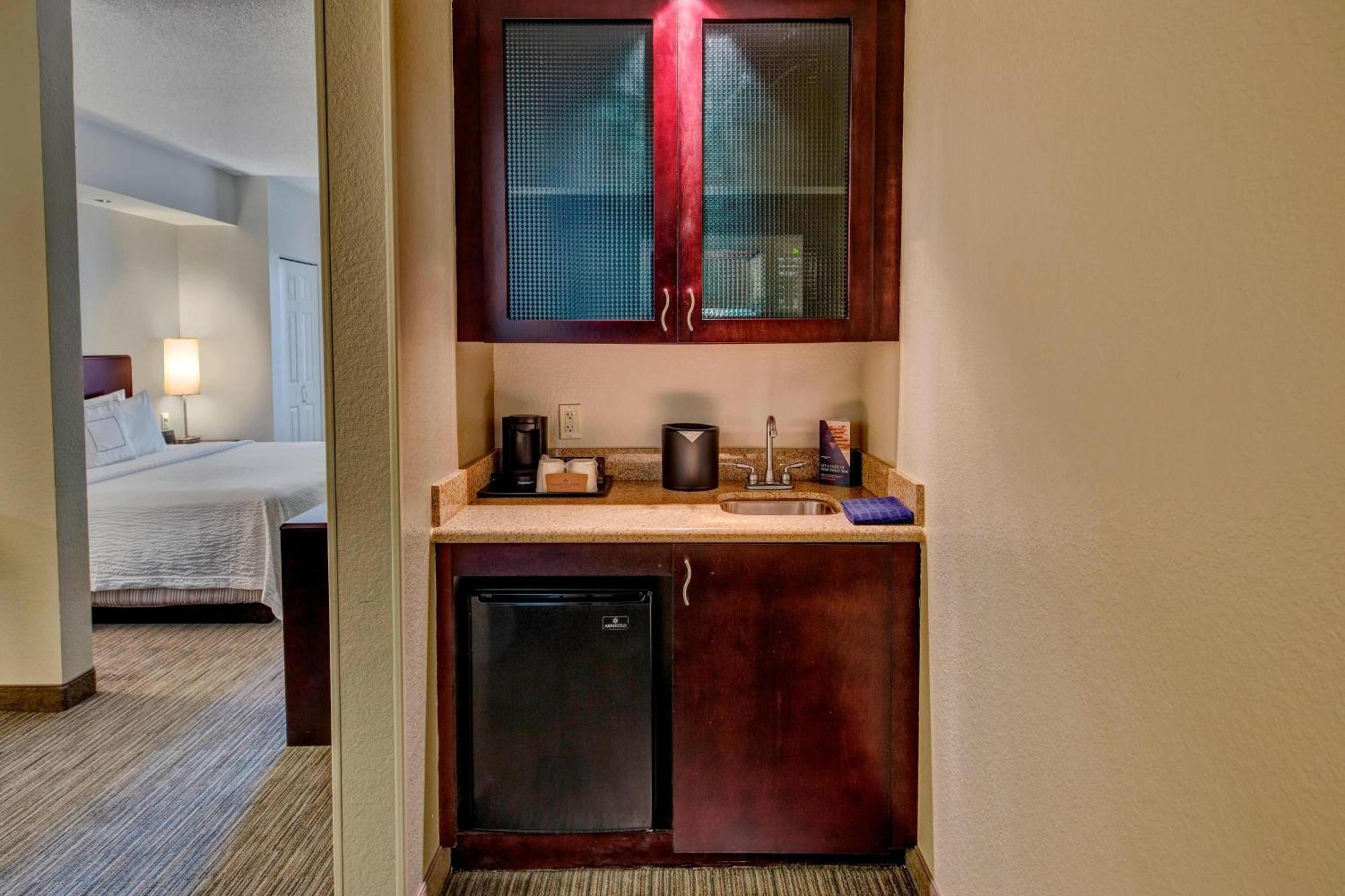 สปริงฮิลล์ สวีท เนเปิลส์ Hotel Golden Gate ภายนอก รูปภาพ